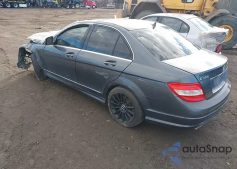 2009 Mercedes-Benz C 300 Luxury 4Matic/Sport 4Matic z USA, uszkodzony, nr VIN WDDGF81X19F198496